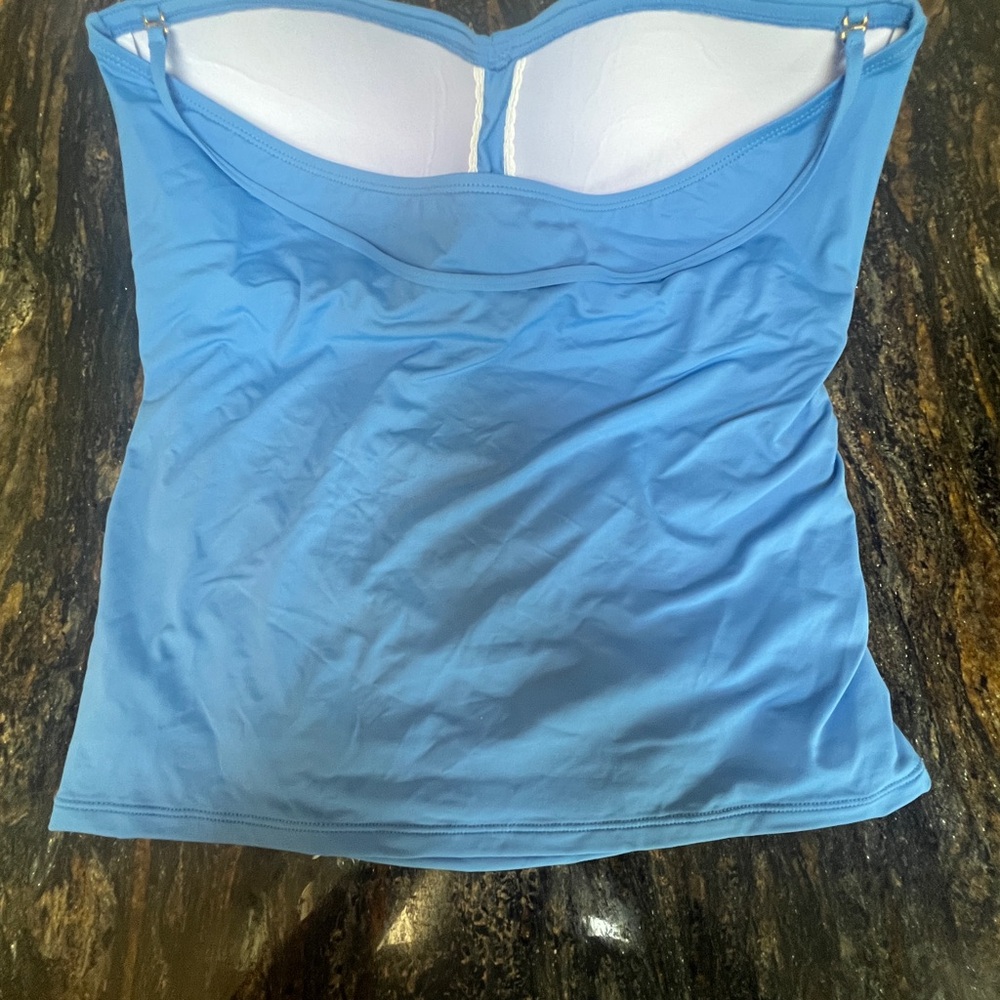 La Blanca twist tie tankini top
Size 16 - Picture 3 of 5